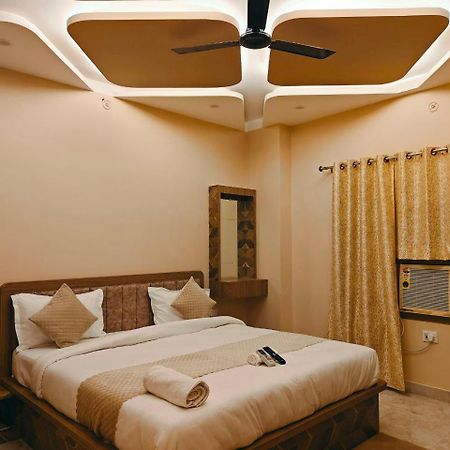 Hotel The Pushpraj พาราณสี ภายนอก รูปภาพ