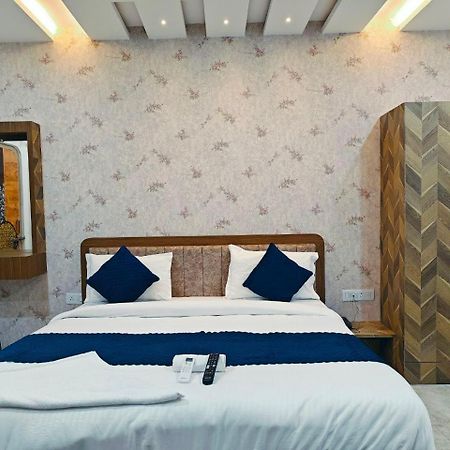 Hotel The Pushpraj พาราณสี ภายนอก รูปภาพ