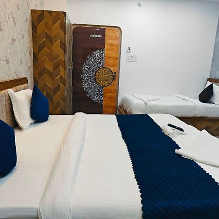 Hotel The Pushpraj พาราณสี ภายนอก รูปภาพ